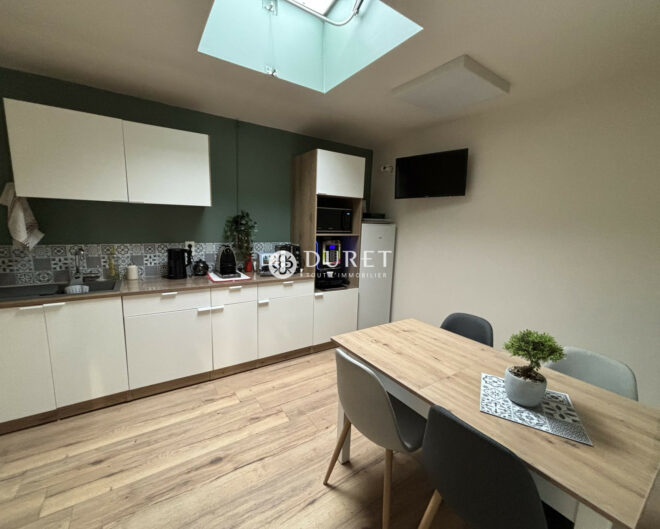 A VENDRE – LOCAUX D&rsquo;ACTIVITES