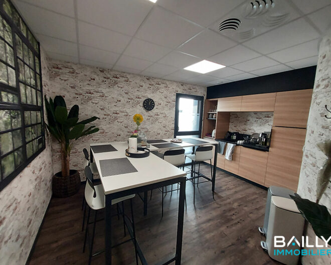 Plateau de Bureaux La Roche Sur Yon 9 pièce(s) 212 m2