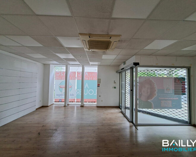 Local commercial La Roche Sur Yon 137 m2
