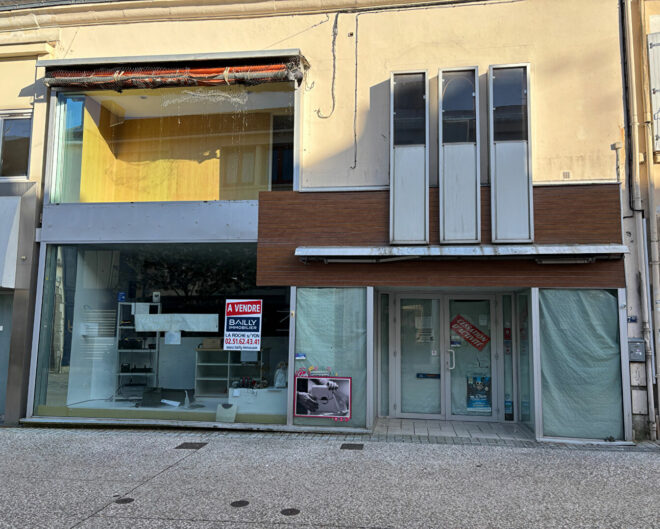 Local commercial La Roche Sur Yon 218 m2