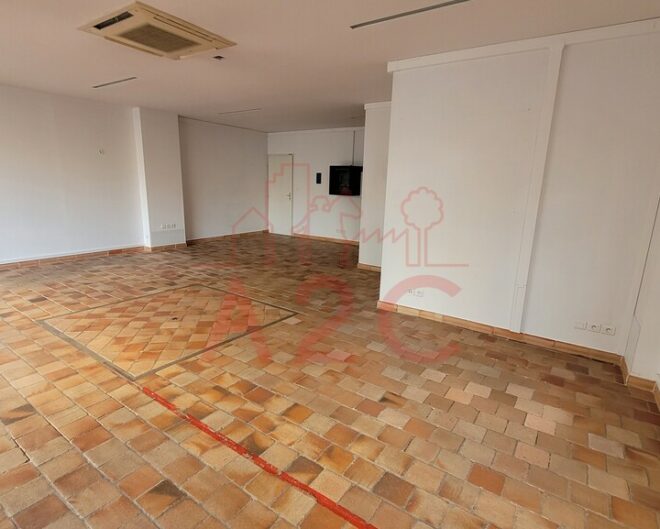 890/85 – A LOUER Local commercial professionnel 87m² – Pentagone