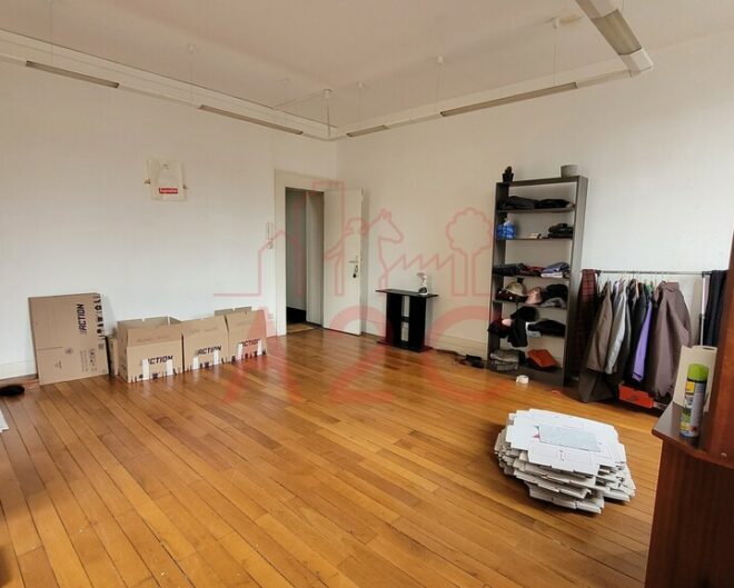 892-1/85 – A VENDRE Bureau 127m² (possible appartement)