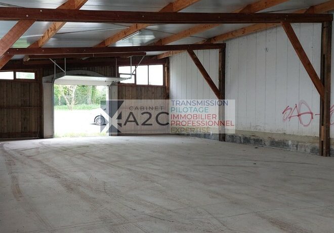 1031/85 – LOCAL D&rsquo;ACTIVITÉ DE 129 M² À LOUER